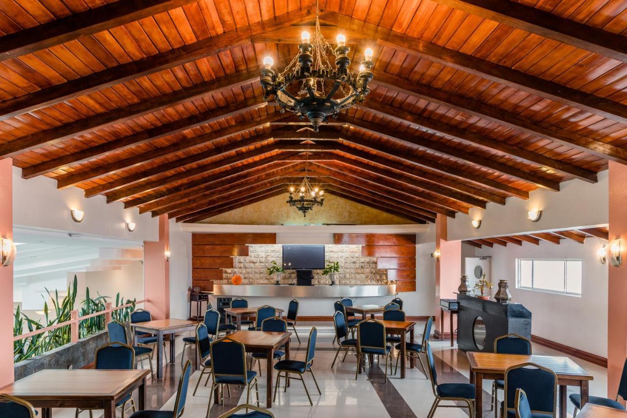 Hotel Libertador Loja Luaran gambar