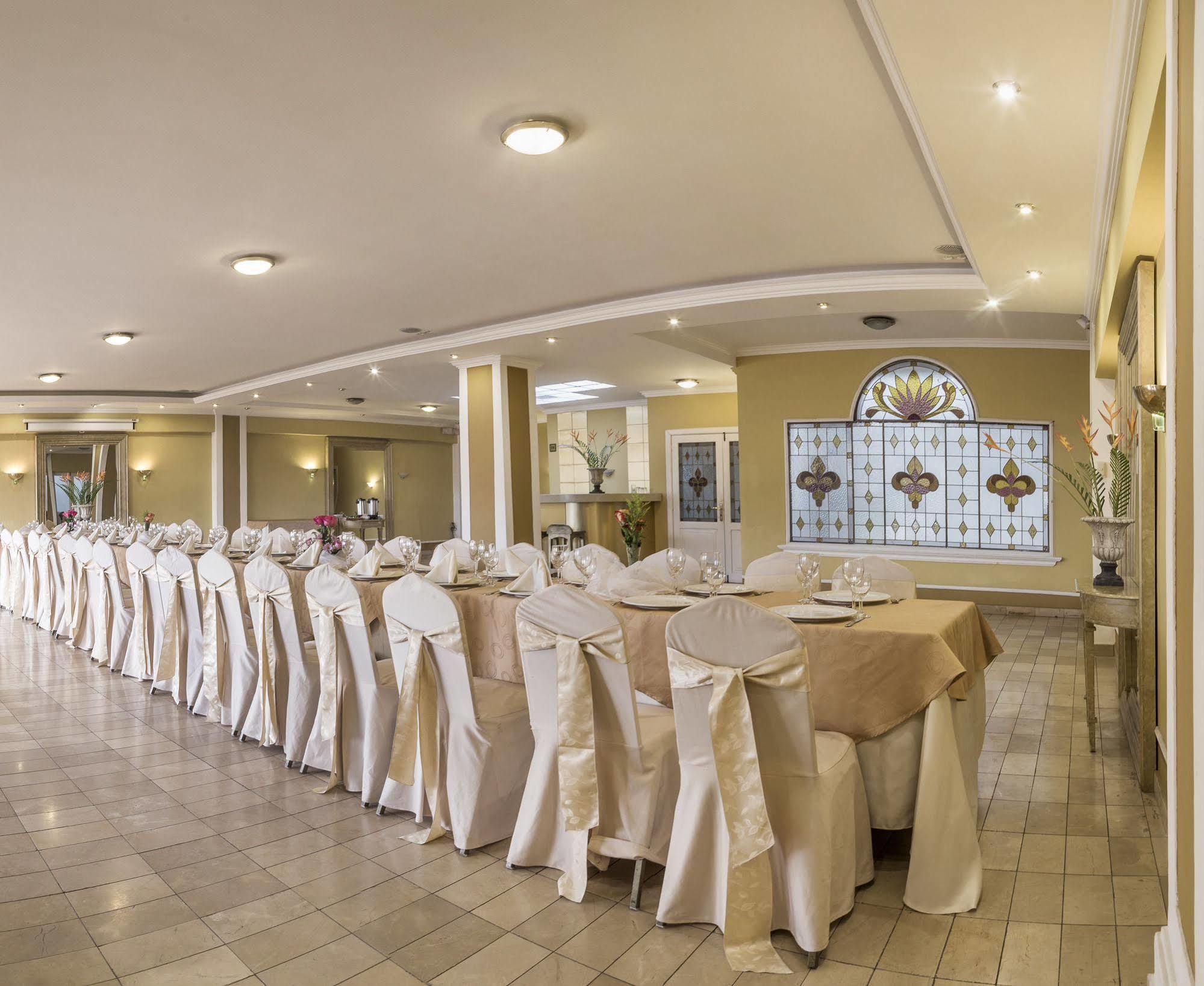 Hotel Libertador Loja Luaran gambar