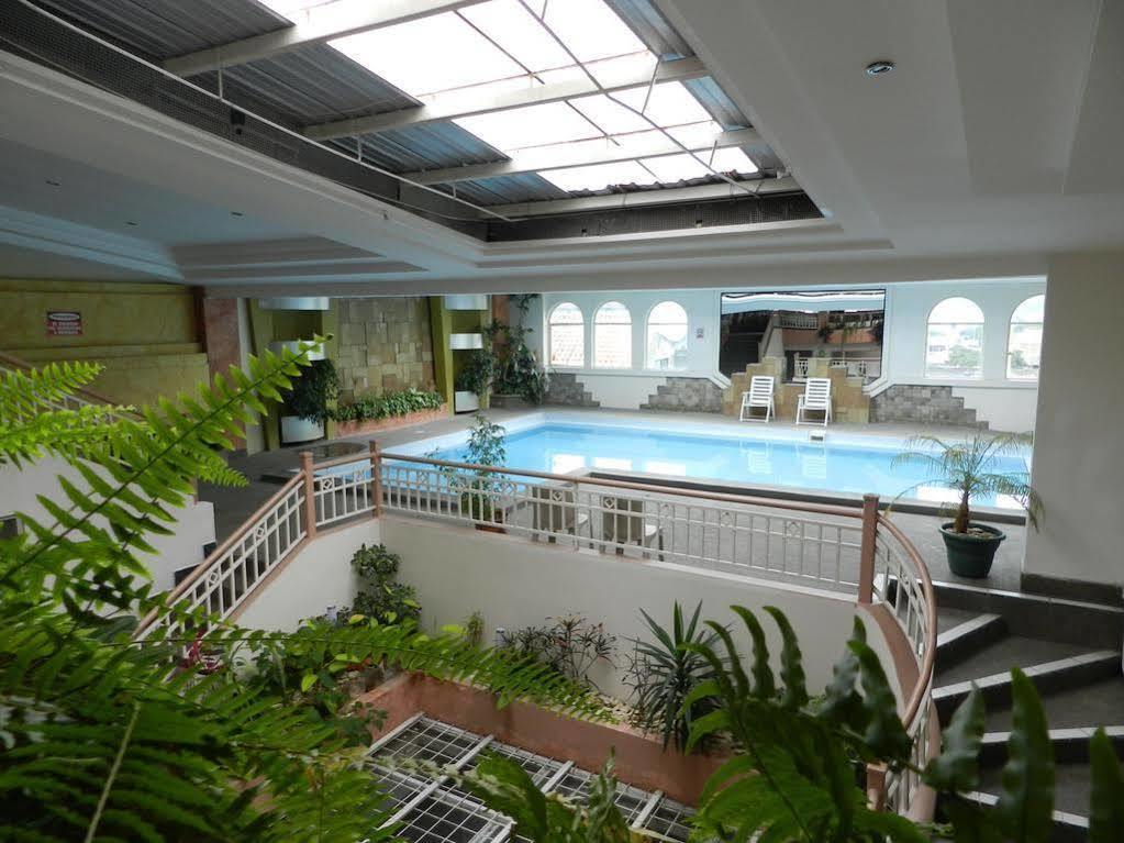 Hotel Libertador Loja Luaran gambar
