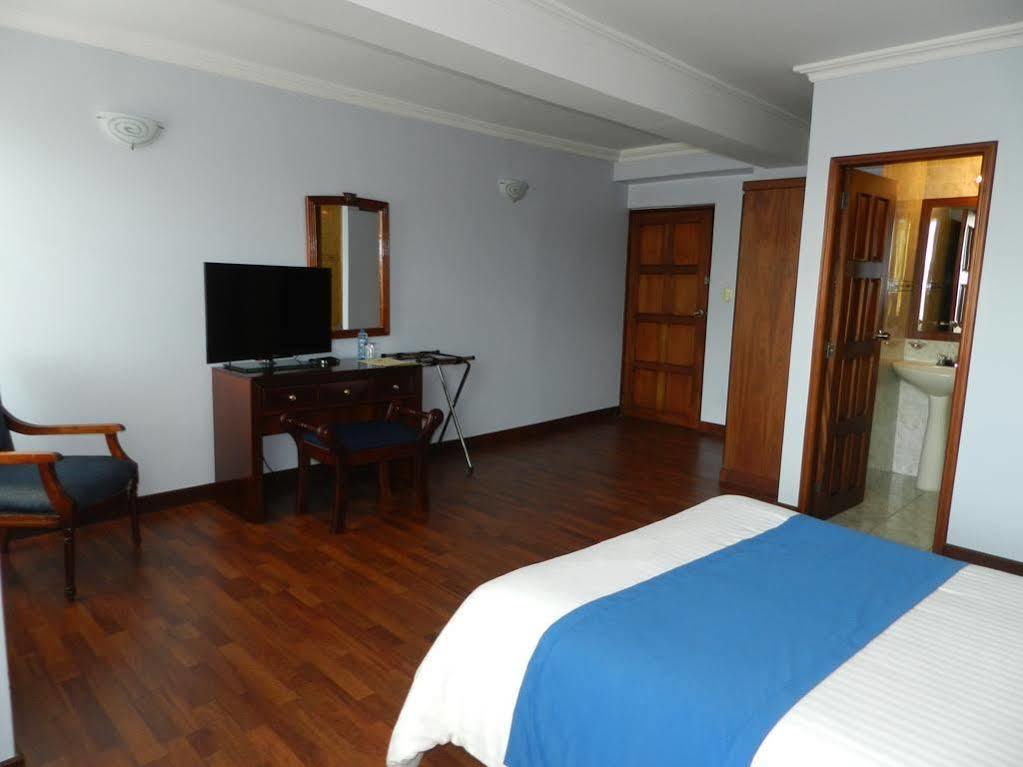 Hotel Libertador Loja Luaran gambar