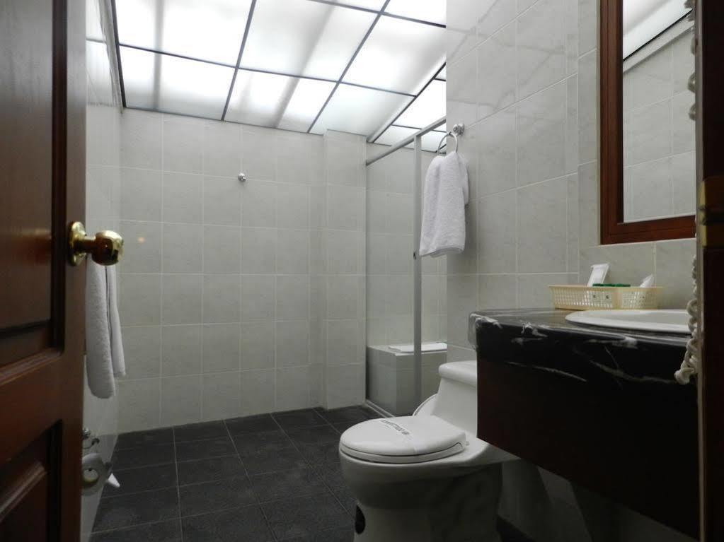 Hotel Libertador Loja Luaran gambar
